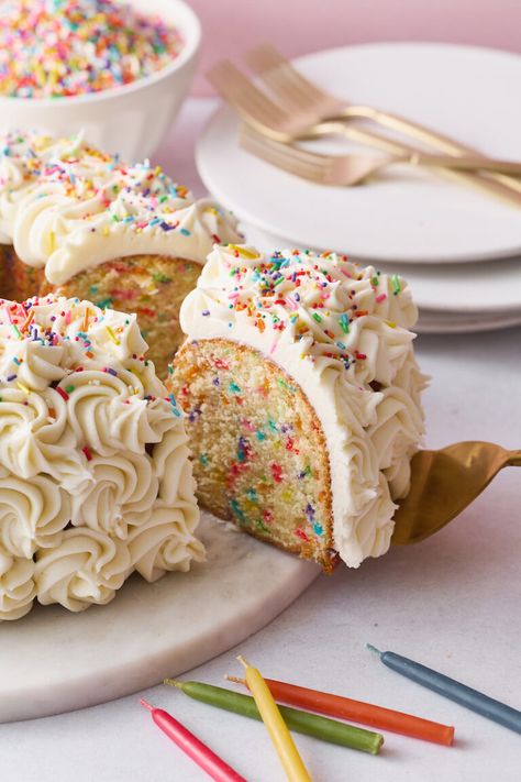 Funfetti Bundt Cake Birthday Cake - Baker by Nature Rainbow Bundt Cake Recipe, Confetti Bundt Cake Recipes, Bundt Birthday Cake Ideas, Easy Funfetti Cake Recipe, Birthday Bundt Cake Decorating Ideas, Birthday Desserts Not Cake, Homemade Birthday Cake Decorating, Bundt Birthday Cake, Confetti Bundt Cake