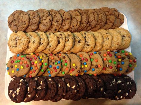 Assorted cookie tray Cookie Snack Board, Assorted Cookie Tray, Cookies For Dessert Table, Cookie Tray Display Ideas, Cookie Bar Ideas, Cookie Station, Cookie Salad, Mocktail Bar, Cookie Platters