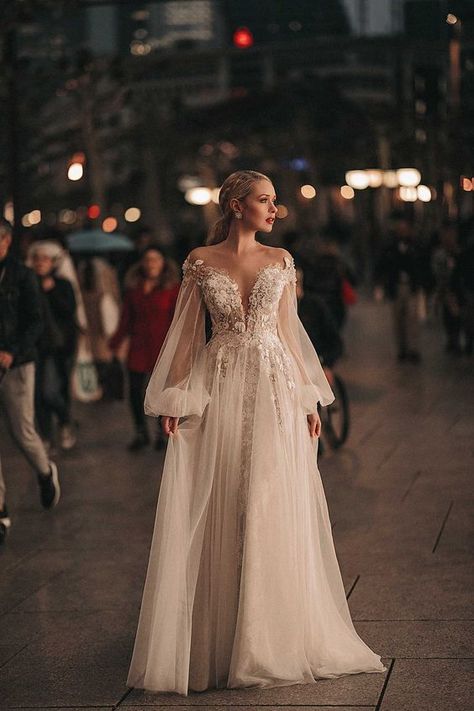 Wedding Dress Guide, Dress Guide, Dream Wedding Ideas Dresses, Wedding Dress Sleeves, Tulle Wedding Dress, Wedding Dress Inspiration, Wedding Dress Long Sleeve, Wedding Looks, Dream Wedding Dresses