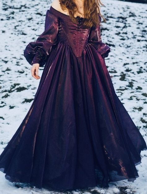 Purple Gown Aesthetic, Dnd Dress, Purple Medieval Dress, Princess Dress Aesthetic, Fifteen Birthday, Purple Princess Dress, Gown Aesthetic, Ball Outfit, Fantasy Dream