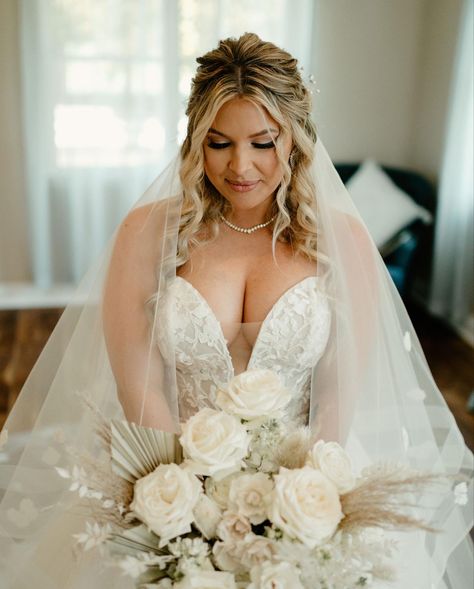 Bridal Hair & Makeup by @hair_beautybykrysta Bride Hair Plus Size, Curvy Bride Hairstyle, Bridal Hair Down Round Face, Square Face Wedding Hairstyles, Plus Size Wedding Hairstyles Round Faces, Plus Size Bridal Makeup Looks, Chubby Face Hairstyles For Wedding, Bridal Hair For Plus Size Bride, Wedding Hair Styles For Round Faces