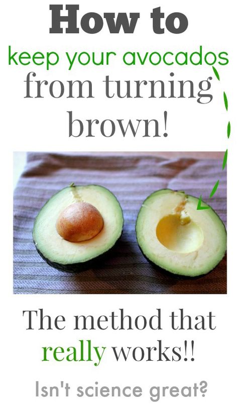 Brown avocados are a thing of the past! Here's the trick that REALLY works to keep them fresh and green for longer! Avocado Dessert, How To Cut Avocado, Avocado Plant, Grow Avocado, Avocado Seed, Avocado Tree, Food Info, Avocado Recipes, Baking Tips