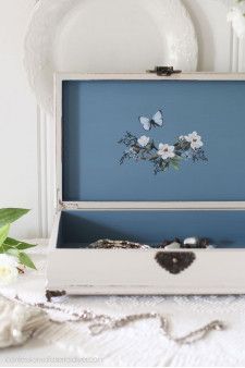 Project Gallery | Confessions of a Serial Do-it-Yourselfer Accessories Box Diy, Wooden Box Upcycle, Painting Wooden Boxes Ideas, Box Decoration Ideas Painting, Decoupage Jewelry Box Ideas, Wood Box Painting Ideas, Wooden Box Painting Ideas, Jewelry Cabinets, Fabric Basket Liners