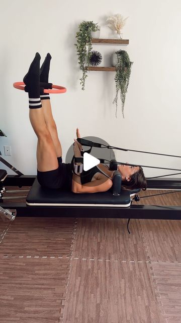 Leah Pfrommer, MS, RD, CDN | An advanced arms in straps series with the ring 💍 say goodbye to those inner thighs 🥵  1 ❤️ & 1 💙 spring -elbow bend -tricep press -reverse... | Instagram Pilates Reformer Leg Exercises, Pilates Reformer Glute Workout, Beginner Pilates Reformer Workout, Pilates Reformer Abs Workout, Pilates Reformer Inner Thigh, Pilates Reformer Box Exercises, Reverse Curls, Arm Work, Pilates Reformer Exercises