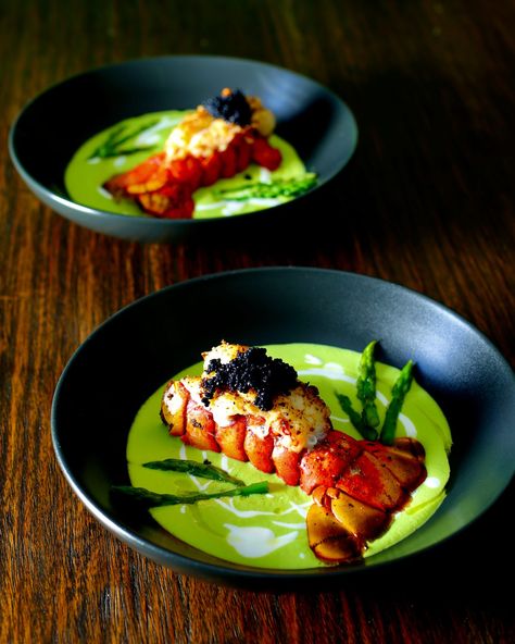 Petite Lobster Tail, Asparagus Cream, Caviar - Taste With The Eyes New Years Starters, Lobster Tail Salad, Lobster And Caviar, Caviar Recipes Dinners, Gourmet Dinner Ideas Entertaining, Fancy Lobster Dinner, Lobster Tail Plating, Gastronomic Food Recipes, Lobster Tail Dishes