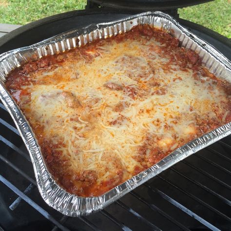 Big Green Egg Lasagna Smoked Dinner, Smoked Lasagna, Bge Recipes, Kamado Grill Recipes, Egg Bbq, Barrel Smoker, Big Green Egg Grill, Green Egg Grill, Vegetarian Grilling