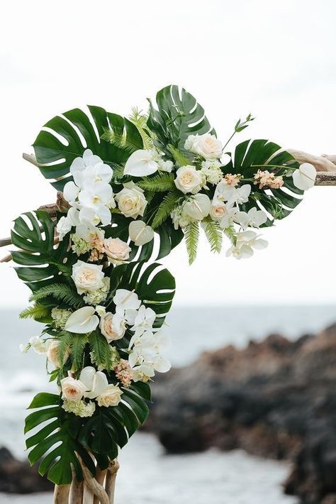 Greenery Ceremony, Hawaiian Wedding Flowers, Modern Ceremony, Tropical Wedding Centerpieces, Tropical Wedding Bouquets, Mexico Weddings, Tropical Wedding Theme, Tropical Wedding Decor, Wedding Mexico