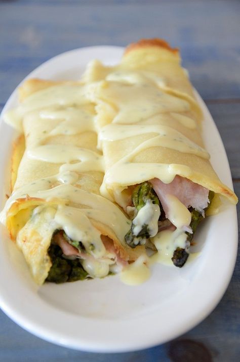 Savory Crepes Dinner, Ham Crepes, Dinner Crepes, Ham And Asparagus, Crepe Recipe Savory, Recipe Asparagus, Work Breakfast, Homemade Crepes, Crepes And Waffles