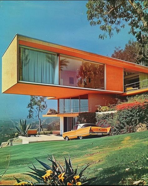 70s Modern Architecture, 70s Mansion Aesthetic, 70s Exterior Design, 70s House Outside, Music Conservatory Architecture, Retro House Exterior Midcentury Modern, Modern 70s Architecture, 80s Architecture Exterior, Minecraft 70s House