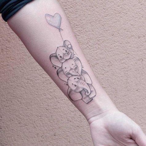 petit tatouage famille signification éléphant Three Elephant Tattoo, Family Tattoo Ideas For Women, Mama Tattoos, Elephant Family Tattoo, Cute Elephant Tattoo, Family Tattoo Ideas, Baby Tattoo Designs, Elephant Tattoo Design, Mom Tattoo Designs