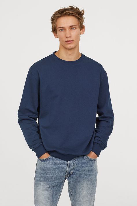 men unisex streetwear sweat swetshirt navy blue style relaxed Navy Blue Sweatshirt Outfit Men, Navy Blue Hoodie Outfit Men, Dark Blue Sweatshirt Outfit, Blue Sweatshirt Outfit, Navy Sweater Outfit, Blue Tshirt Outfit, Blue Hoodie Outfit, Sweatshirt Outfit Men, Dark Blue Sweatshirt