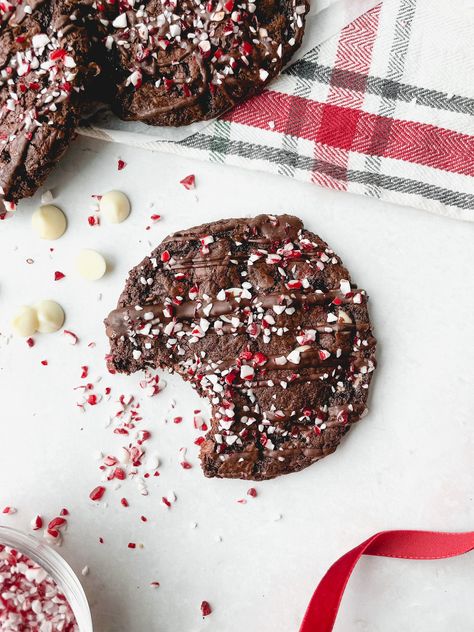 Chocolate Candy Cane Crunch Cookies - Chocolate Chip Candy Cane Cookies, Peppermint Crunch Sugar Cookies, Chocolate Candy Cane Crunch Cookies, Chocolate Cookies With Peppermint Chips, Chocolate Candy Cane Cookies, Candycane Peppermint Cookies, Candy Cane Cookie, Strawberry Lemonade Cookies, Lemonade Cookies