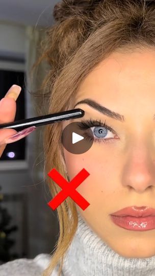 Metdaan Makeup, Make Up For Graduation, Eye Makeup For Hooded Eyes, Seasonal Makeup, Hooded Eye Makeup Tutorial, Eyebrow Makeup Tutorial, Simple Makeup Tips, Pretty Blue Eyes, Hooded Eye Makeup