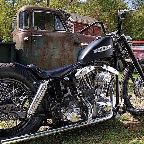 Shovel head softball Harley Davidson Shovelhead Bobber, Shovelhead Chopper, Shovel Head, Old School Motorcycles, Мотоциклы Harley Davidson, Custom Motorcycles Bobber, The Wrecking Crew, Harley Shovelhead, Old School Chopper