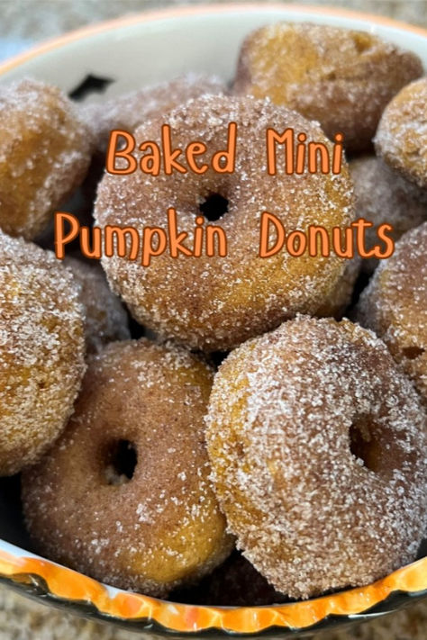 Baked mini pumpkin donuts are little nuggets of pumpkin goodness rolled in cinnamon sugar. Cinnamon Mini Donut, Mini Pumpkin Donuts Baked, Turkey Donuts Ideas, Mini Cupcake Pan, Mini Doughnuts, Pumpkin Roll, Donut Holes, Cupcake Pan, Mini Donuts