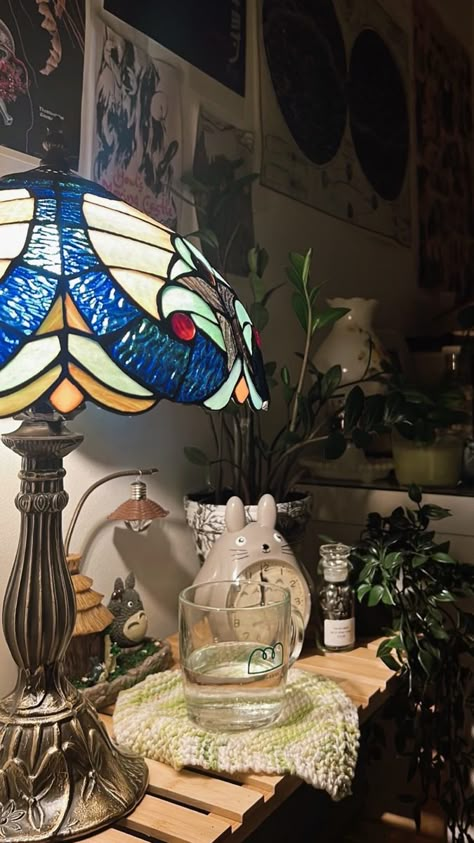 Stained Glass Lamp Aesthetic, Glass Lamp Aesthetic, Glass Lamps Bedroom, Girl Bedside Table, Lamp Aesthetic, Stained Glass Lamp, Pinterest Contest, Antique Stain, Victorian Cottage