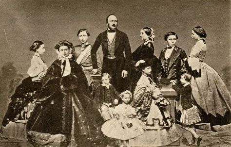 Queen Victoria and Prince Albert with their nine children: Victoria's Children, Queen Victoria Children, Prins Albert, Kroonprinses Victoria, Queen Victoria Family, Queen Victoria Prince Albert, Victoria Reign, Princess Louise, John Brown