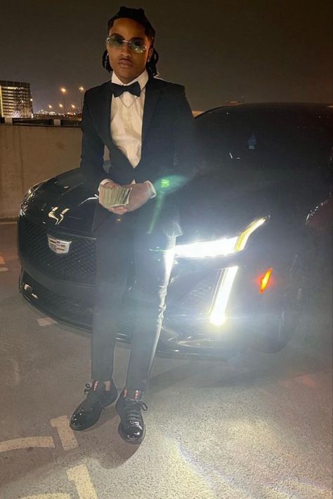 Graduation Tuxedo Men, Summer Prom Outfit Men, Prom Accessories Men, Black And White Prom Suit, Black Prom Tuxedo Ideas, Prom Suits For Guys Black, Men Prom Outfit Black, Black Prom Suit Black Men, Prom Inspo Men