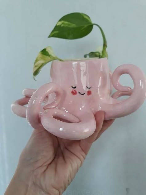 Diy Keramik, Pink Octopus, نباتات منزلية, Výtvarné Reference, Wallpaper Retro, Planter Indoor, Cute Octopus, Pottery Videos, Sculptures Céramiques