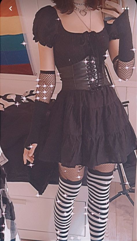 Emo Dress Aesthetic, Cute Alt Dresses, Alternative Look Outfits, Cute Grunge Dresses, Emo Outfits Dress, Egirl Dress Outfit, Alt Black Dress, Gothic Cute Outfits, Dark Alt Outfits