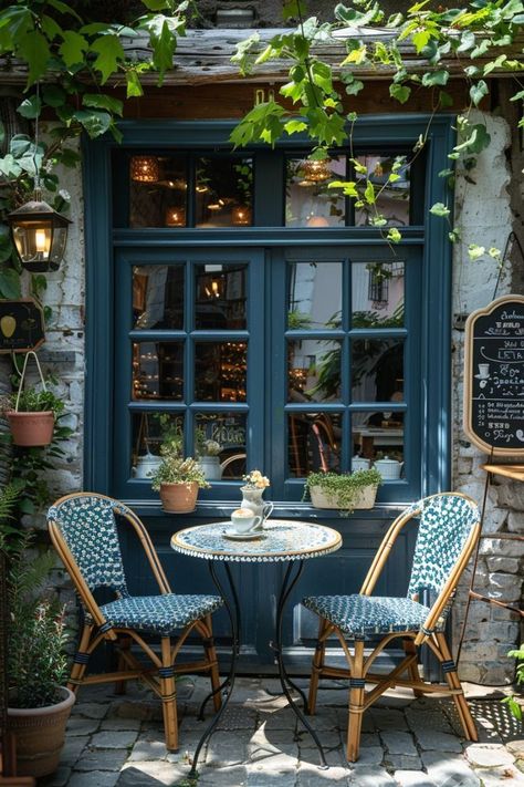 Outdoor Seats, Spanish Casa, Decor Kitchen Ideas, Photography House, European Cafe, California Life, Rustic Cafe, Architecture Nature, Outdoor Bistro