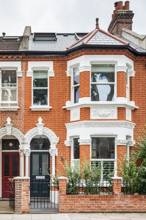 Uk Terraced House Exterior, English Style House Exterior, English Terrace House, Victorian Homes Uk, House Exterior London, Victorian House Exterior Uk, London Home Exterior, British Home Exterior, Uk House Exterior