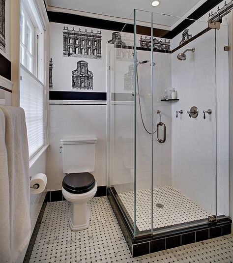 Small black and white bathroom idea Black Toilet Seats, Small White Bathrooms, White Subway Tile Bathroom, Black And White Tiles Bathroom, Toilet Ideas, Black And White Tile, Big Bathroom, White Toilet, Black White Bathrooms