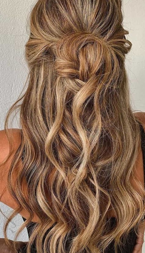 Grad Hairstyles, Gorgeous Wedding Hairstyles, Formal Hairstyles For Long Hair, Simple Prom Hair, Fesyen Rambut, Ball Hairstyles, Hoco Hairstyles, Graduation Hairstyles, Dance Hairstyles