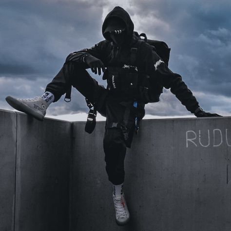 Male Techwear Aesthetic, Techwear Pfp, Warcore Outfits Male, Techwear Moodboard, Techwear Poses, Tactical Wear Aesthetic, Techware Aesthetic, Techwear Aesthetic Men, Techware Men