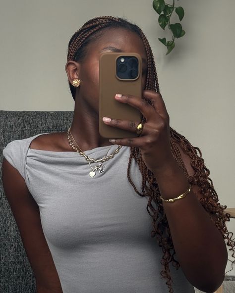 As she continued to navigate her style, she was now rocking these outfits with full confidence, understanding that there is even more beauty in pairing gold jewelry with her dark skin #blackwomanmagic #goldjewlery #aestheticphotos #selflovetips Whole Heart, Her Style, Gold Jewelry, Going Out, Black Women, Confidence, Skin, Gold, Beauty