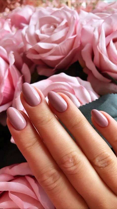 Dusty Rose Nails Acrylic Short, Pale Mauve Nails, Dusty Rose Nail Color, Old Rose Nails, Muted Pink Nails, Light Mauve Nails, Dusty Pink Nails Design, Mauve Color Nails, Mauve Pink Nails