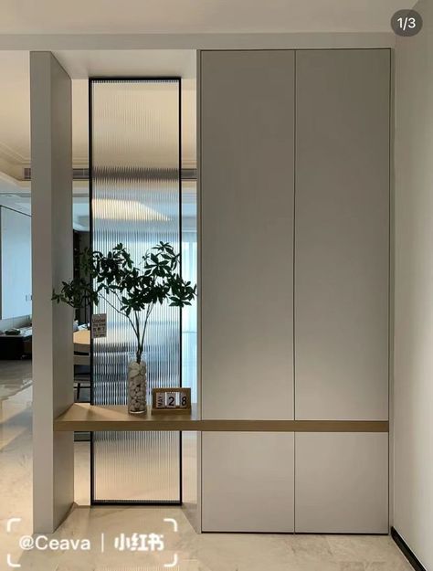 Apartment Decor Inspiration Modern, Partition With Storage, Entrance Partition, Wall Partition Design, Home Hall Design, Entrance Modern, Living Room Partition, Foyer Design, Living Room Partition Design