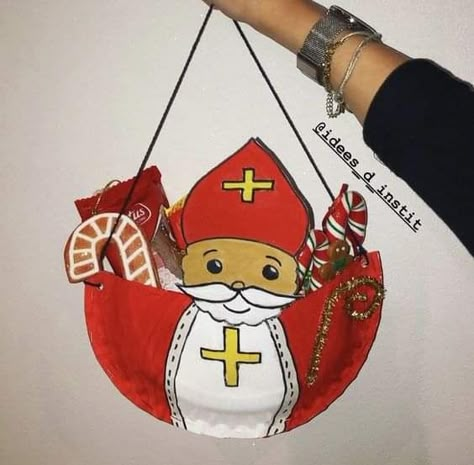 Preschool Designs, St Nicholas Day, Christmas Art Projects, Preschool Colors, San Nicola, San Nicolas, St Nicolas, Saint Nicolas, Saint Nicholas