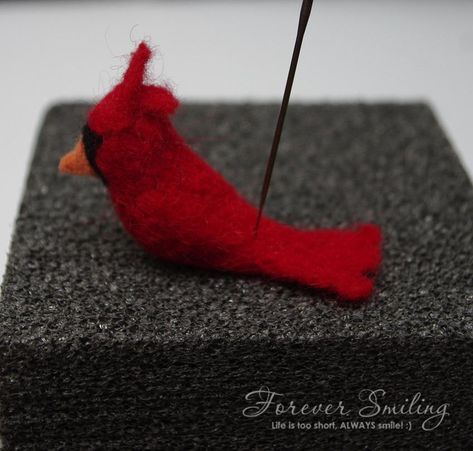 Needle Felt Tutorials Step By Step, Felting Animals, Felting Tutorial, Handmade Animals, Felting Needles, Needle Felting Tutorial, Needle Felting Diy, Wet Felting Projects, Landscape Quilt