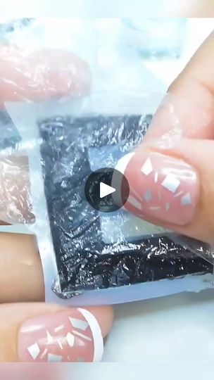 Lights In Resin, Beaded Projects, Resin Crafts Tutorial, Resin Projects, Aurora Borealis, Resin Crafts, Art World, Epoxy Resin, Aurora