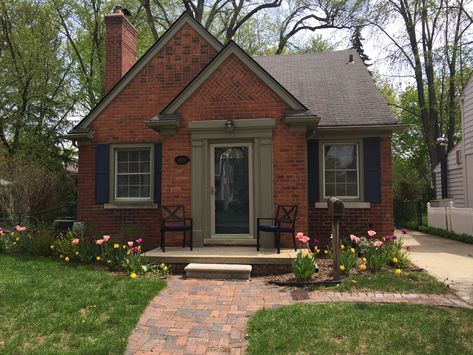 Cute Small Brick House, Small Brick Cottage Exterior, Tiny Brick House Exterior, Cape Cod Brick House Exterior, 1920s Brick House, Small Red Brick House Exterior, Cottage Brick Homes, 1950s Exterior House, Small Brick Home Exterior