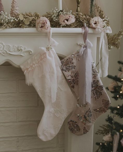 Stocking Aesthetic Christmas, Christmas Stockings Aesthetic, Pink Christmas Coquette, Stockings Aesthetic, Christmas Kisses, Snowflake Cookie, Pink Snowflake, Christmas Kiss, Christmas Dreaming