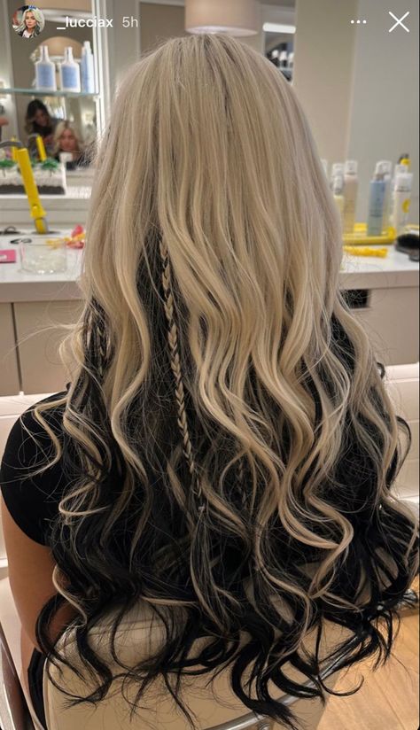 Black Extensions Blonde Hair, Platinum Extensions On Dark Hair, Blond Black Highlights, Blonde Hair With Black Highlights Y2k, Platinum Blonde Under Black Hair, Black Tip Hair Blonde, Vertical Split Dyed Hair, Blonde Hair And Black Underneath, Quarter Dyed Hair Blonde And Brown