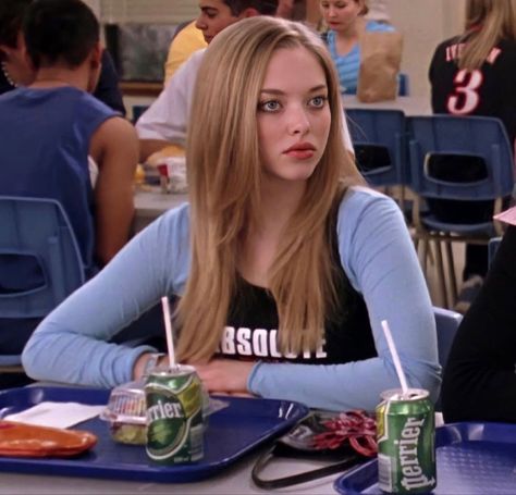 Karen Smith Makeup, Mean Girls Icons, Delusional Thoughts, Amanda Seyfried Mean Girl, Karen Mean Girls, Blonde Icons, Female Movie Characters, Mean Girl 3, Mean Girls Aesthetic