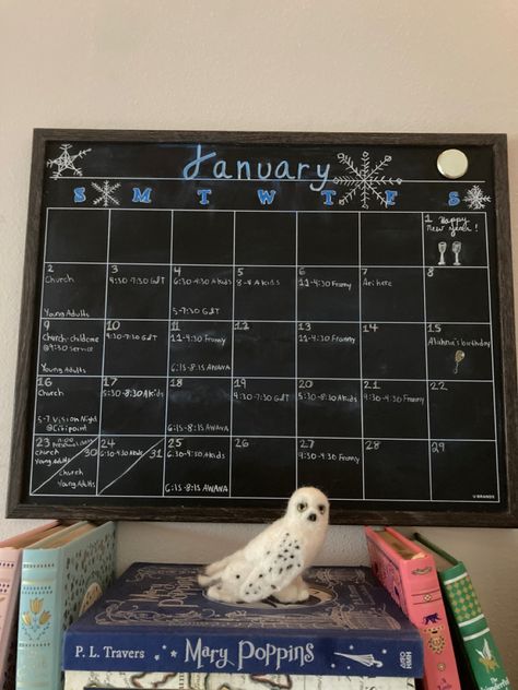 #chalkboardcalendar #chalkpaint #chalkart #chalkboard #january2022calendar January Chalkboard Calendar, January Chalkboard Ideas, Chalk Calendar Ideas, January Chalkboard, Whiteboard Ideas, Chalkboard Theme, Whiteboard Art, Calendar January, Chalkboard Calendar