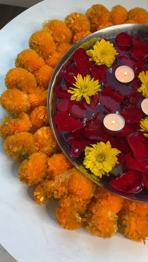 Floating Flower Rangoli, Lighting Ideas For Diwali, Diwali Floral Decor, Aesthetic Diwali Decorations At Home, Home Decor Ideas Diwali, Diwali Decoration With Flowers, Diwali Flower Decorations At Home, Flower Decoration For Diwali At Home, Simple Diwali Decorations At Home