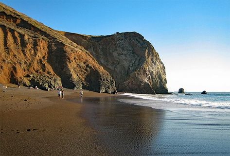 11 Top-Rated Beaches in the San Francisco Area | PlanetWare Clouds At Night, San Francisco Beach, San Francisco Museums, Golden Gate Park, San Francisco Travel, Travel Wishlist, Travel Places, San Fran, Enjoy Nature