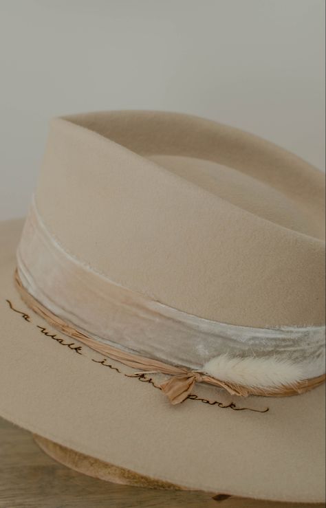 White Felt Hat, Custom Cowgirl Hats Western, Custom Hat Bar Ideas, Custom Cowboy Hats Women, Felt Hat Designs, Hatbands Ideas, Custom Felt Hats For Women, Custom Hats For Women, Custom Hat Bands