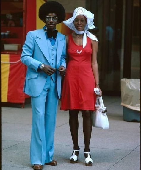 Old School Outfits, 70s Mode, School Dress Code, Outfits 70s, Seventies Fashion, Stylish Couple, 1970s Fashion, Eclectic Fashion, 70s Fashion