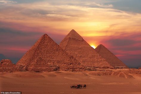 Egypt Aesthetic, Pyramids Egypt, Egiptul Antic, Ancient Pyramids, Ancient Egypt History, Luxor Temple, Great Pyramid Of Giza, Egypt Tours, Egyptian Pyramids