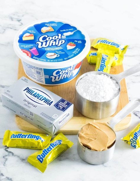 Showing ingredients for this Butterfinger dip recipe. Kit Kat Dip, Butterfinger Dip 3 Ingredients, Butterfinger Dip, Butter Finger Dessert, Butterfinger Cheesecake, Cake Batter Dip, Butterfinger Candy, Cream Dip, Cream Cheese Desserts