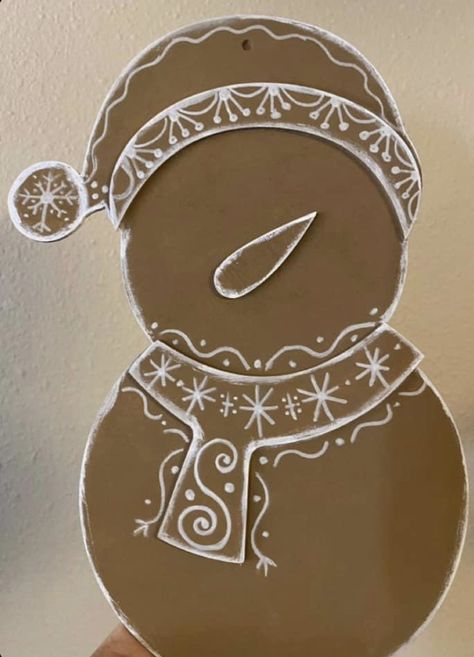 Gingerbread Snowman Decoration, Cardboard Gingerbread Village, Gingerbread Diy Decorations, Painted Gingerbread Men, Gingerbread Crafts Diy, Gingerbread Decorating Ideas, Cardboard Gingerbread Man, Gingerbread Kitchen Decor, Gingerbread Painting