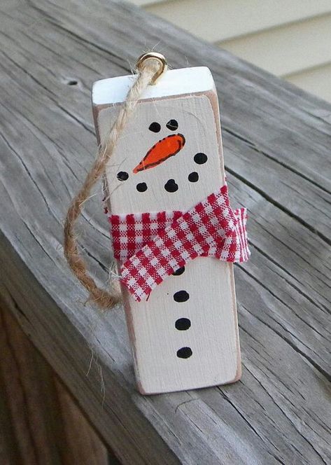 Diy Snowman Ornaments, Jenga Blocks, Diy Christmas Ornaments Easy, Diy Snowman, Snowman Ornament, Easy Christmas Crafts, Snowman Crafts, Easy Christmas Diy, Christmas Ornaments Homemade