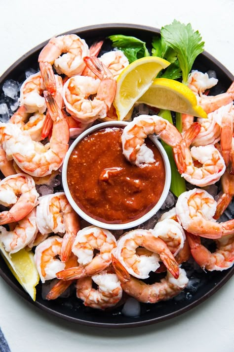 We’ve rounded up our 20 best Christmas appetizer recipes! So, whether you’re looking for easy appetizers for a Christmas party or simply an appetizer to serve on Christmas Day, look no further! Appetizers For A Christmas Party, Shrimp Cocktail Platter, Dinner Party Nibbles, Shrimp Cocktail Appetizers, Christmas Appetizer Recipes, Shrimp Cocktail Recipe, Stomach Rumbling, Homemade Cocktail Sauce, Best Christmas Appetizers