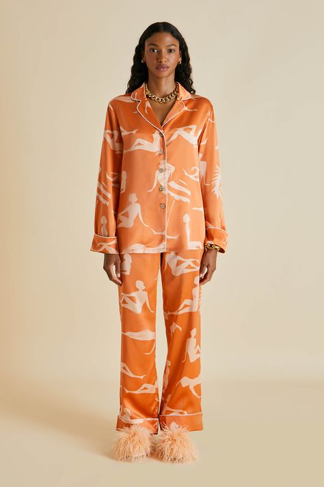 Chic Pajamas Outfit, Charlotte Collins, Silk Pyjama Set, Satin Pyjama, Silk Pyjamas, Luxury Nightwear, Luxury Pajamas, Olivia Von Halle, Luxury Loungewear